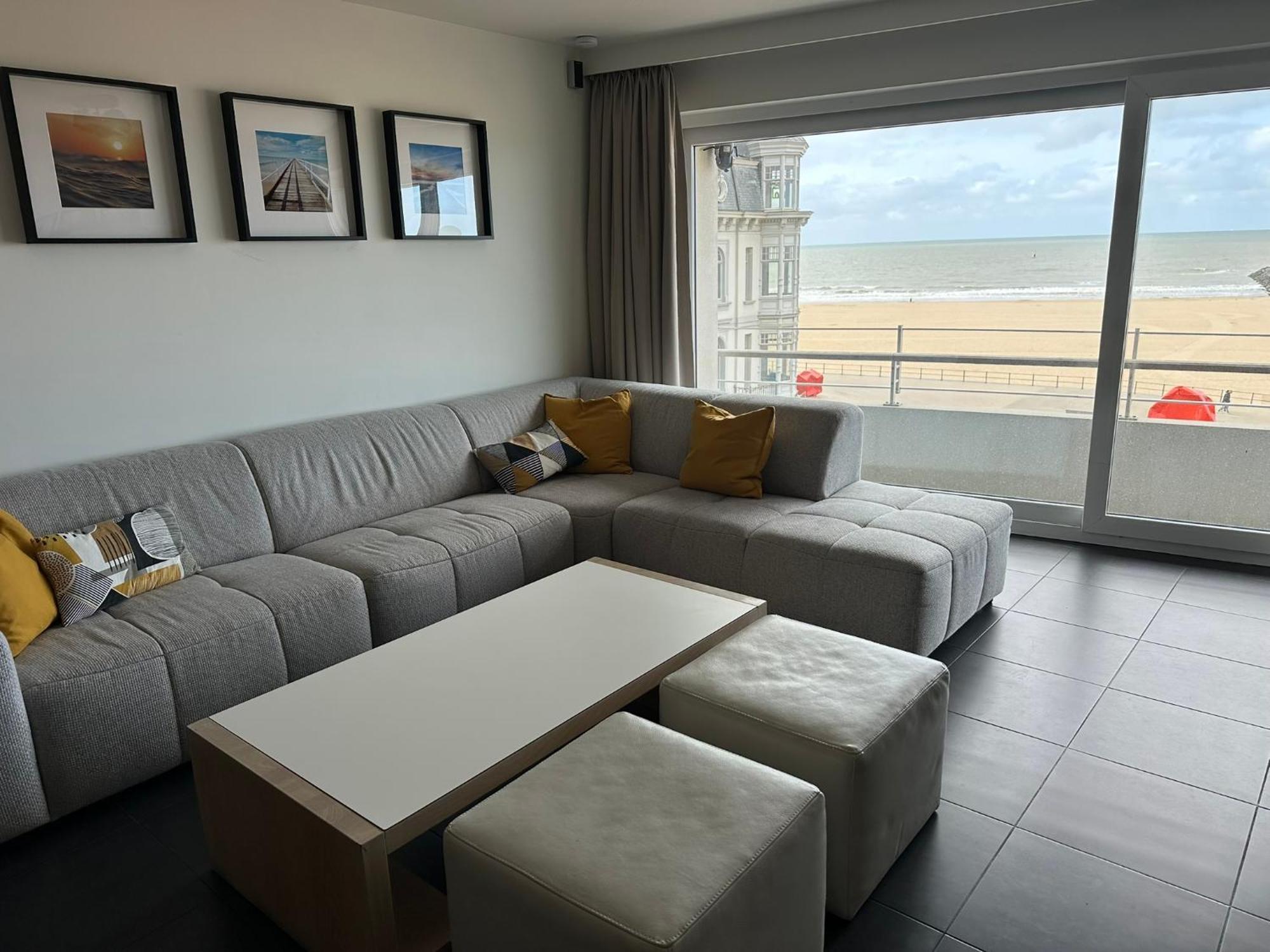 Panoramic View On Beach, Ships, Sea - Place To Be Ostend Exterior photo
